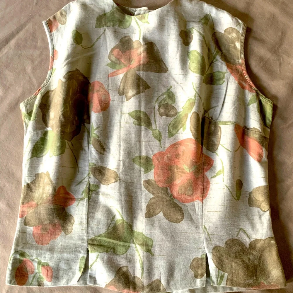Women Vintage Floral sleeveless crop blouse shirt🌸 - Picture 2 of 12